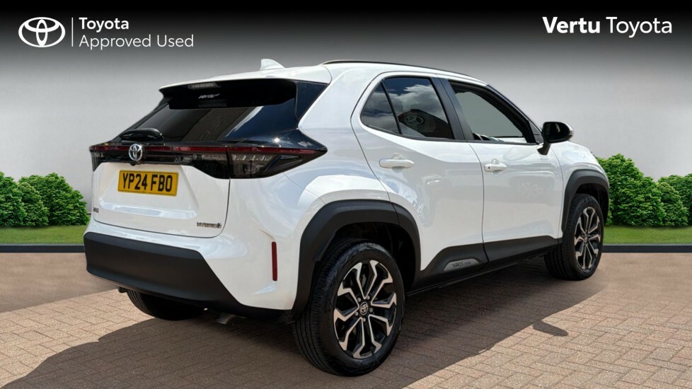 Toyota Yaris Cross Design White #2