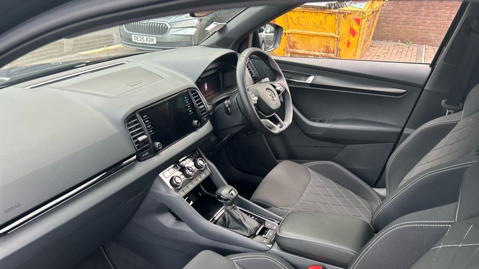 Skoda Karoq Sportline Black #2