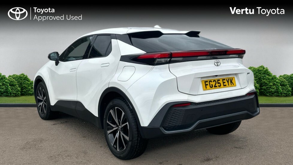 Toyota C-Hr Design FG25EYK White #4