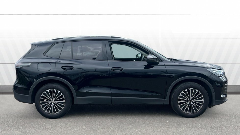 Volkswagen Tiguan Match Black #5