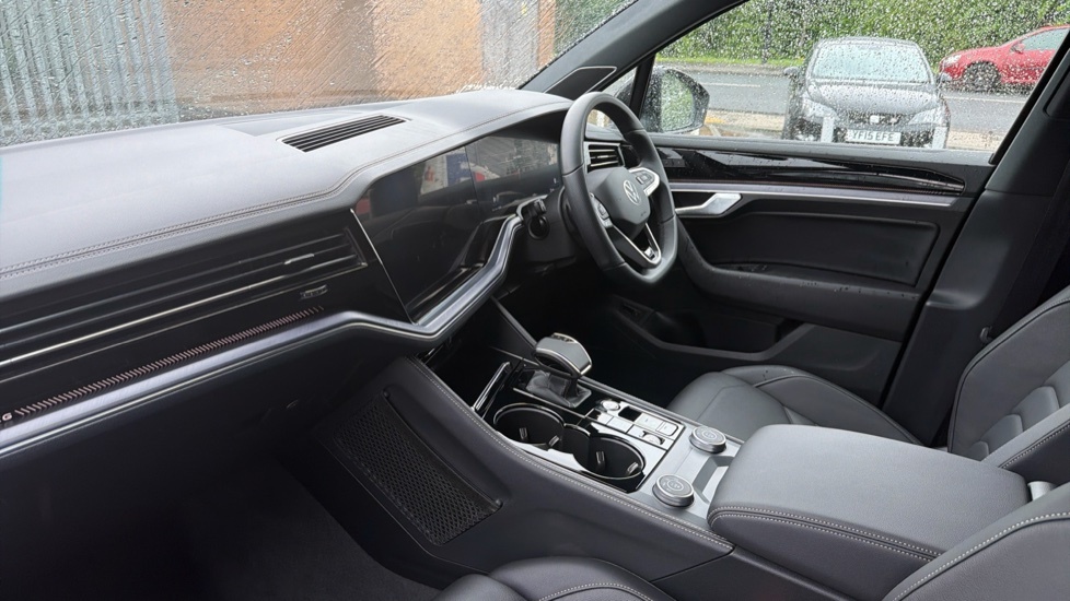 Volkswagen Touareg Black Edition YC75VWG Grey #2