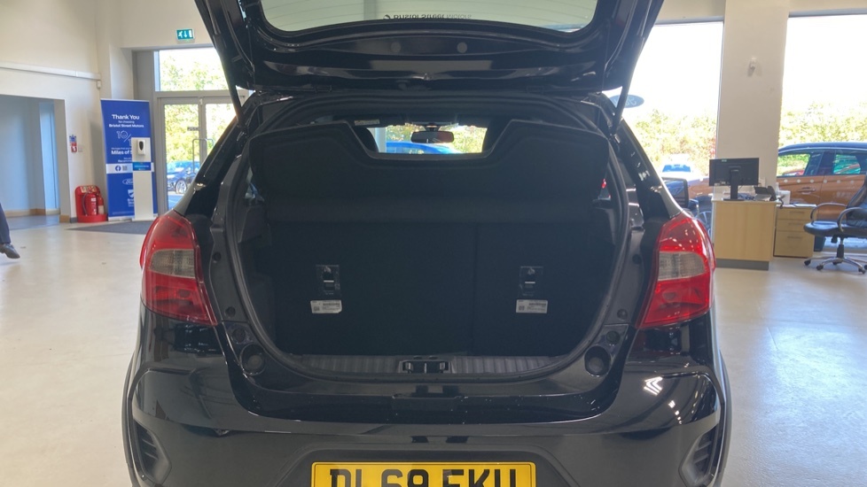 Ford KA+ Active Black #4