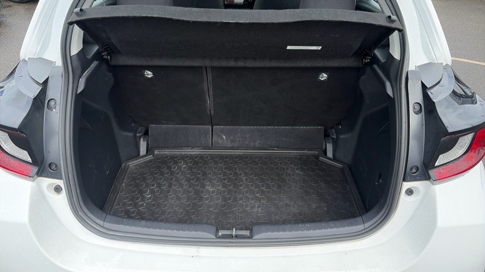 Mazda 2 Agile White #4
