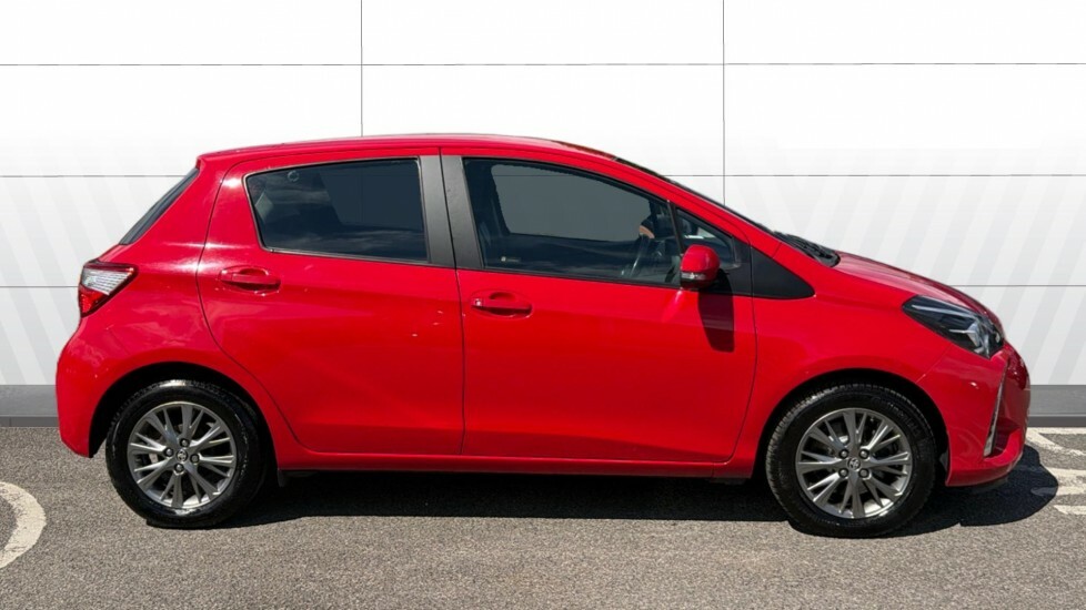 Toyota Yaris Icon Red #5