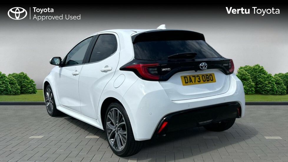 Toyota Yaris Excel DA73OBO White #4