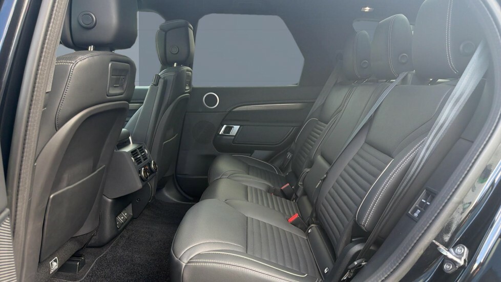 Land Rover Discovery Metropolitan Edition LS23YPM Black #4