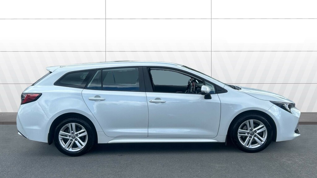 Toyota Corolla Icon White #5