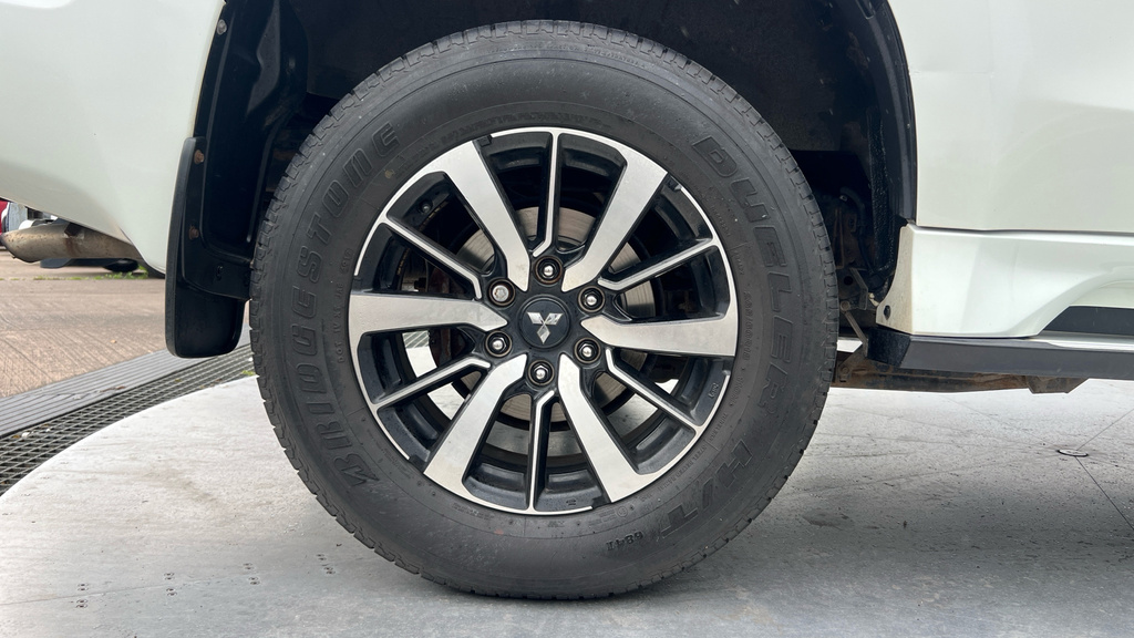 Mitsubishi Shogun Sport D 4 Grey #7