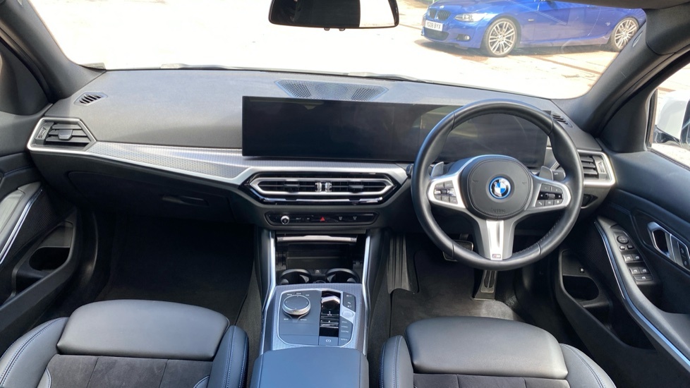 BMW 3 Series M Sport YK73BZF White #4