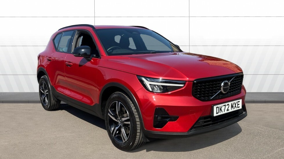 Volvo XC40 Plus Red