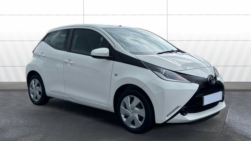 Toyota Aygo X X-play White