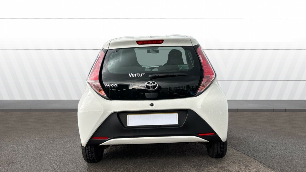 Toyota Aygo X X-play White #6