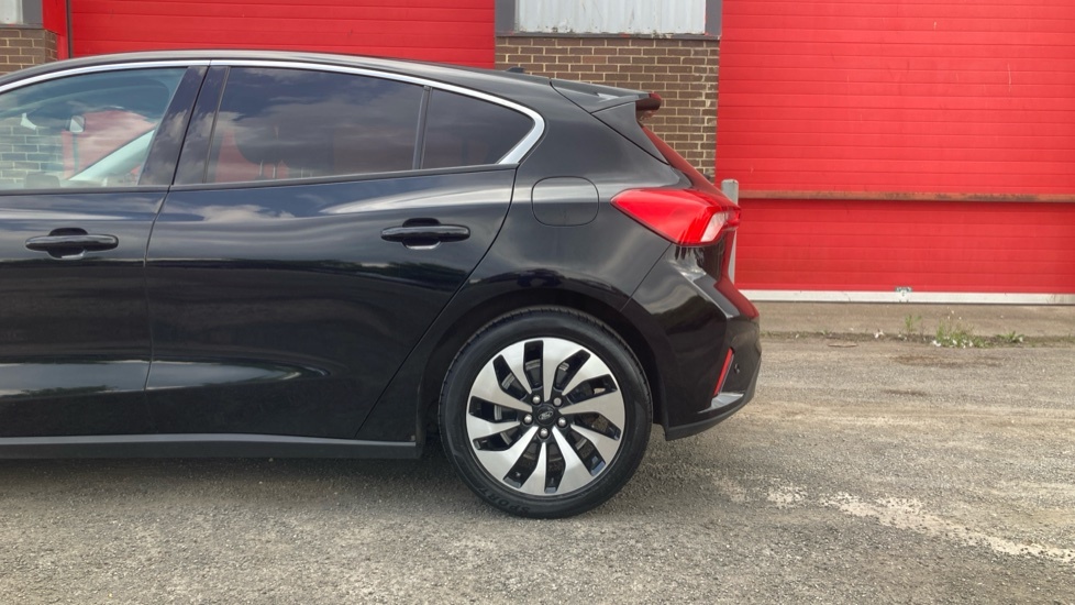 Ford Focus Zetec Black #6