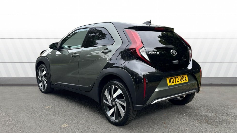 Toyota Aygo X Exclusive Green #2