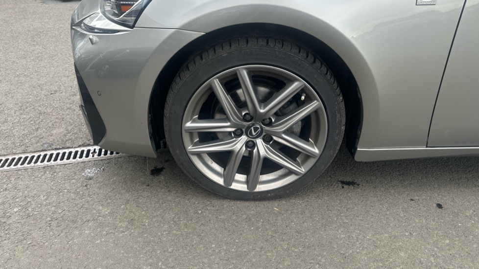 Lexus IS 300H 2.5 223 Bhp F-sport Navigation E-cvt #32