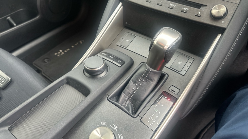 Lexus IS 300H 2.5 223 Bhp F-sport Navigation E-cvt #13