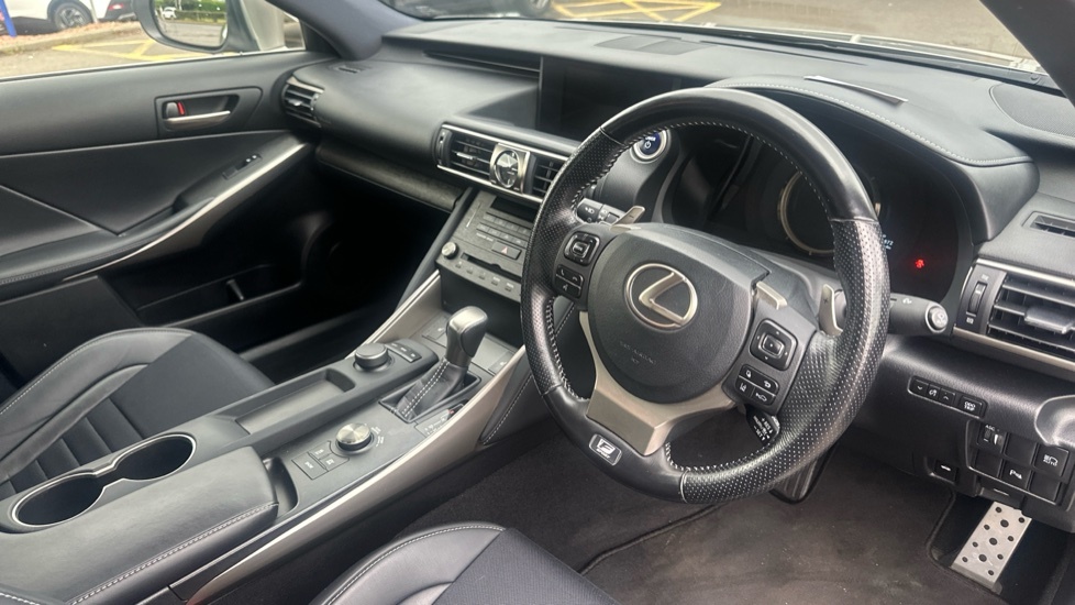 Lexus IS 300H 2.5 223 Bhp F-sport Navigation E-cvt #11