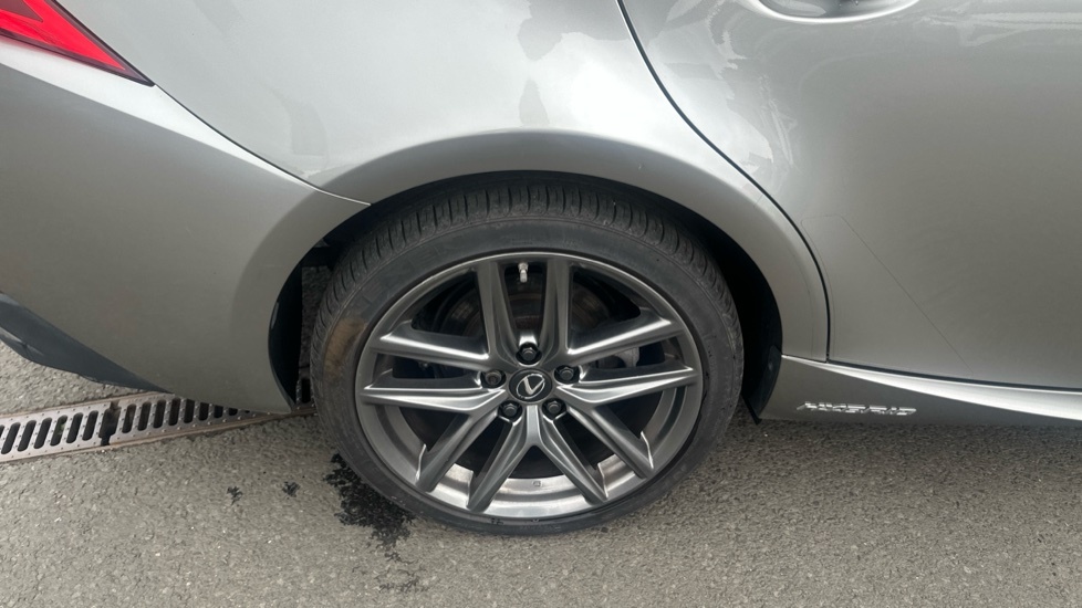 Lexus IS 300H 2.5 223 Bhp F-sport Navigation E-cvt #25