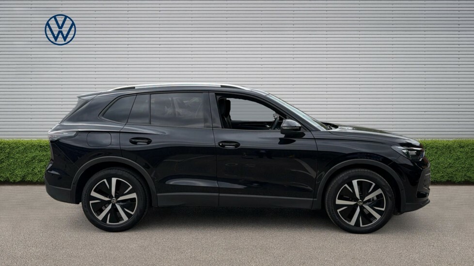 Volkswagen Tiguan Match FY25UZL Black #4