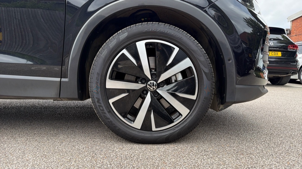 Volkswagen Tiguan Match FY25UZL Black #5