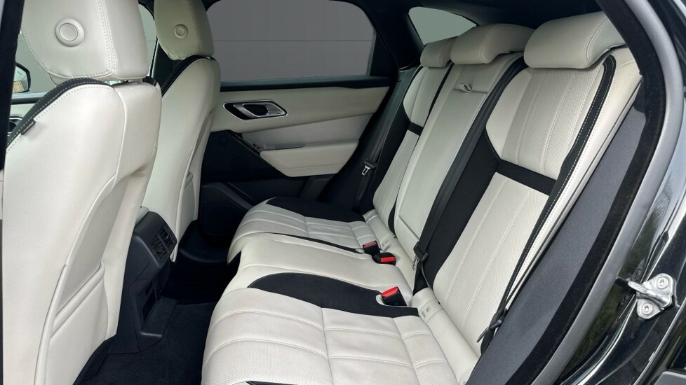 Land Rover Range Rover Velar R-dynamic Se YM22HXX Black #4