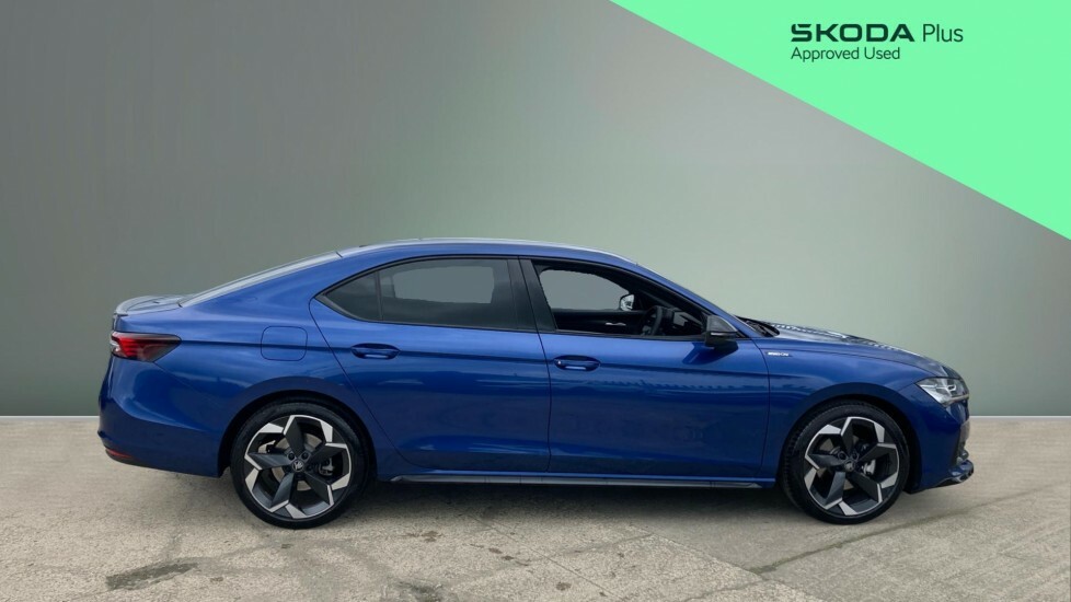 Skoda Superb Sportline Blue #4