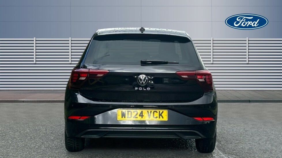 Volkswagen Polo Life Black #6