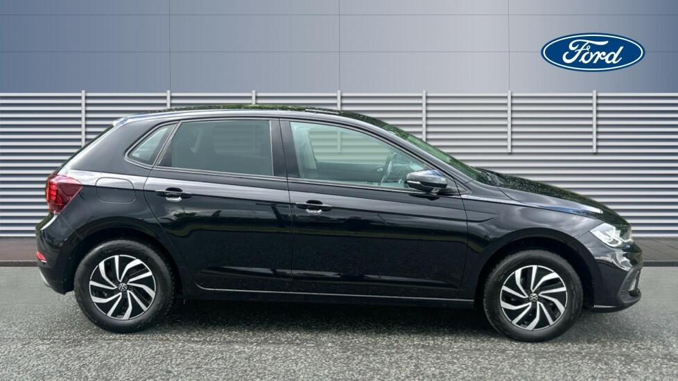 Volkswagen Polo Life Black #5