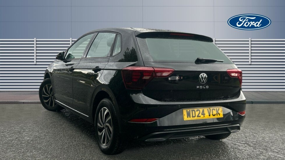 Volkswagen Polo Life Black #2