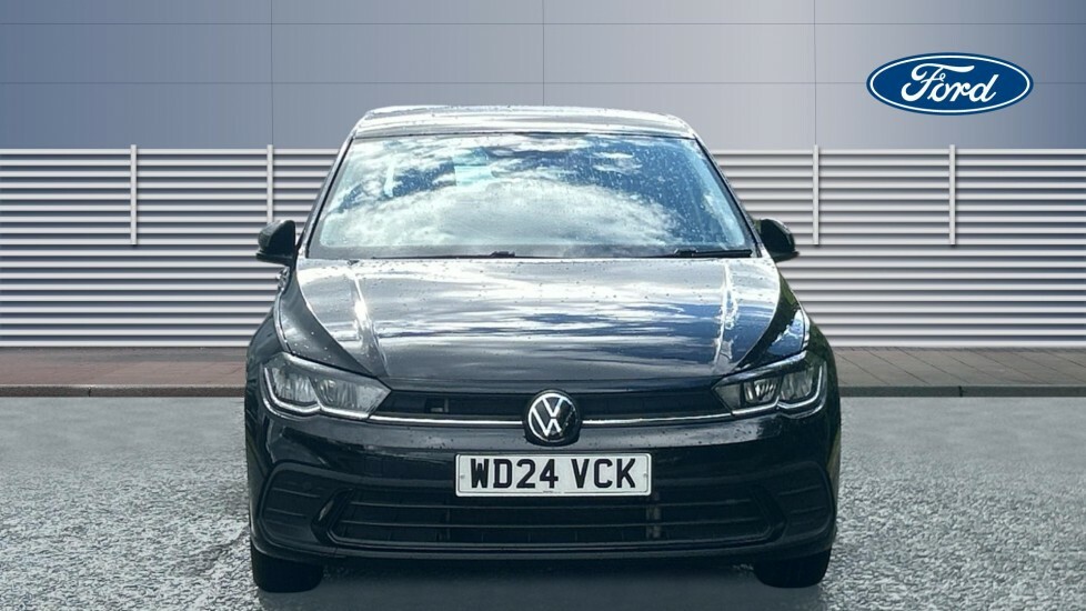 Volkswagen Polo Life Black #3
