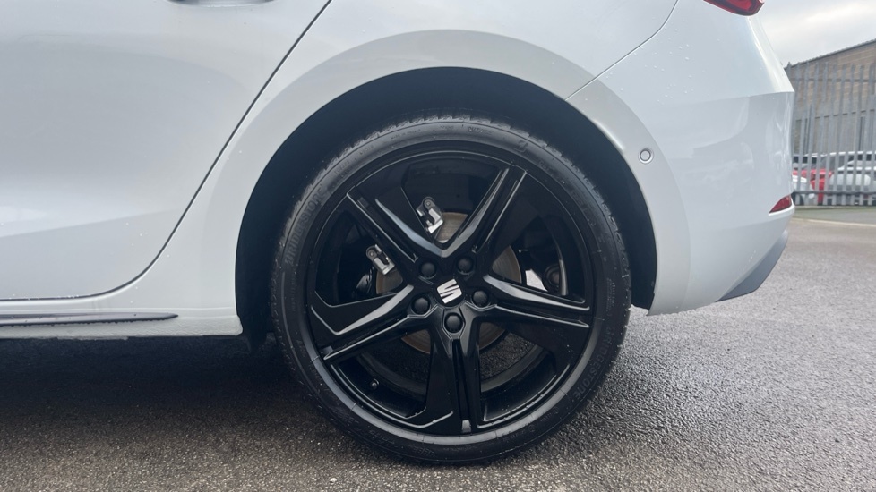 Seat Leon Fr Black Edition White #5
