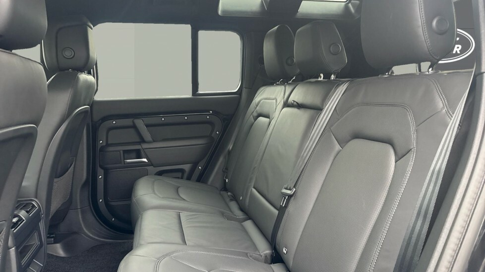 Land Rover Defender 110 X-dynamic Hse PF75RZC Black #4