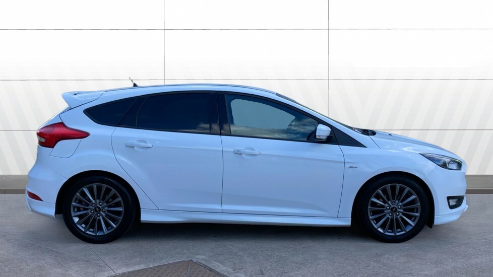 Ford Focus St-line NV18GJG White #5