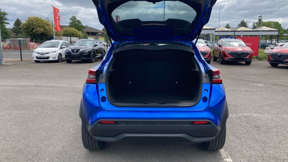Nissan Juke Tekna Blue #4
