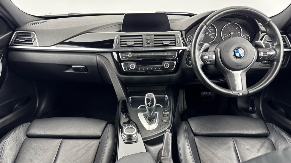 BMW 3 Series M Sport FG19YHF White #4