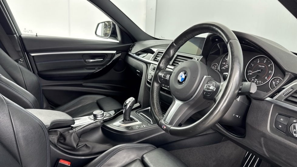 BMW 3 Series M Sport FG19YHF White #6