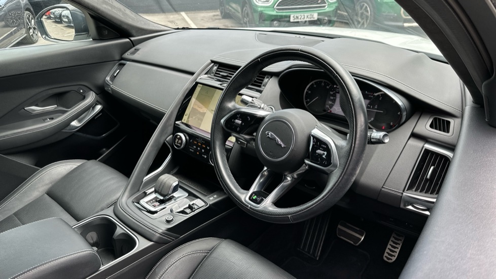 Jaguar E-Pace R-dynamic Se White #6