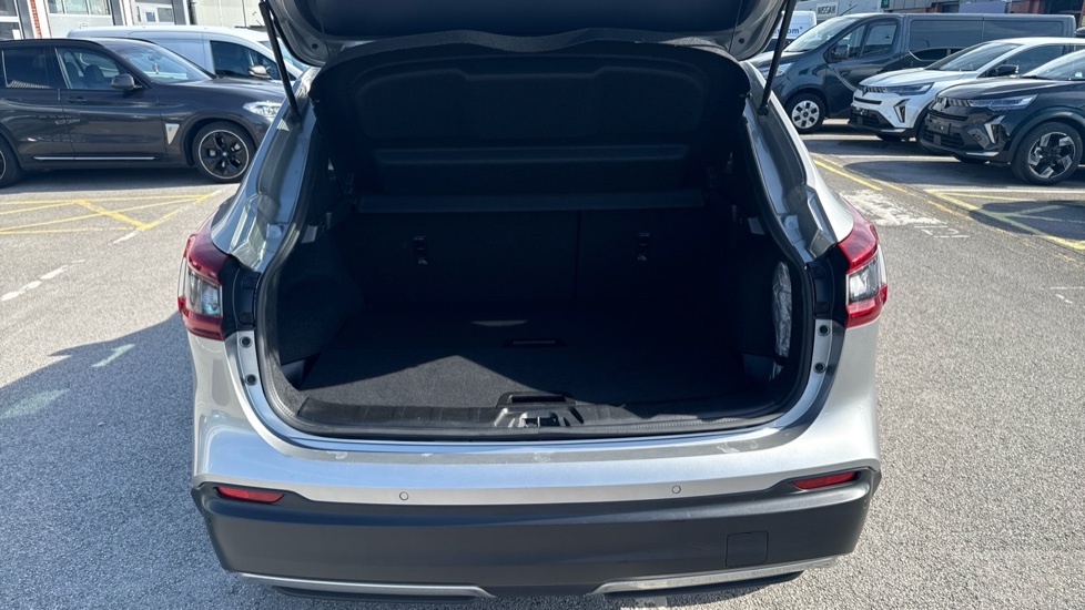 Nissan Qashqai Tekna Silver #4