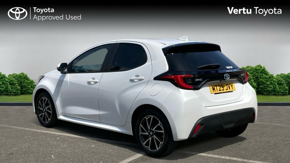 Toyota Yaris Design MT23JVY White #4