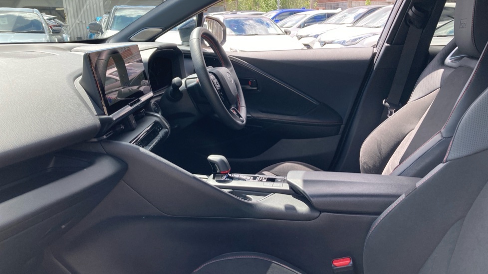 Toyota C-Hr Gr Sport FL74AVV White #5