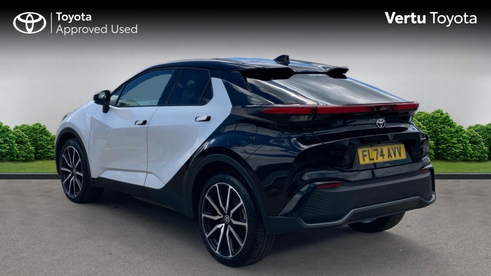 Toyota C-Hr Gr Sport FL74AVV White #4