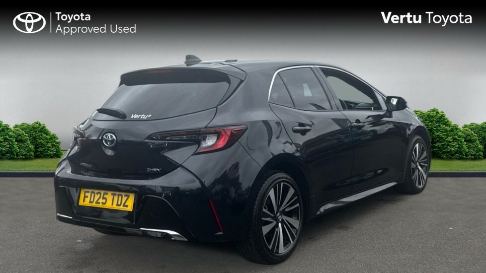 Toyota Corolla Design FD25TDZ Black #2
