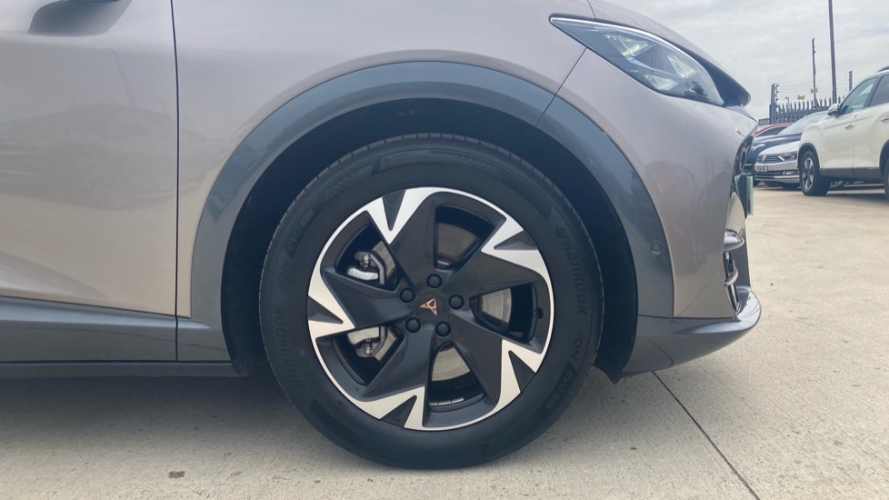 Cupra Tavascan V1 Beige #5
