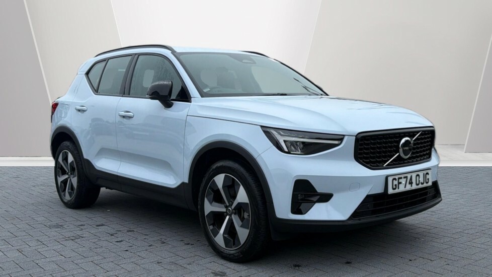 Volvo XC40 Plus Blue