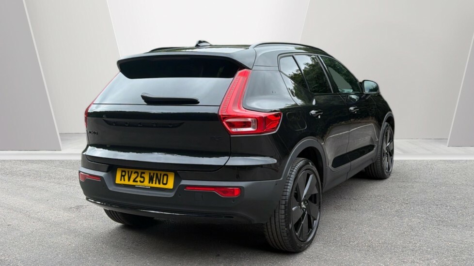 Volvo XC40 Ultra Black Edition RV25WNO Black #2