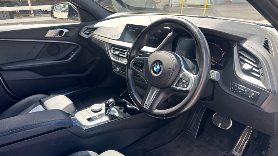 BMW 1 Series M Sport RE72NKA White #6