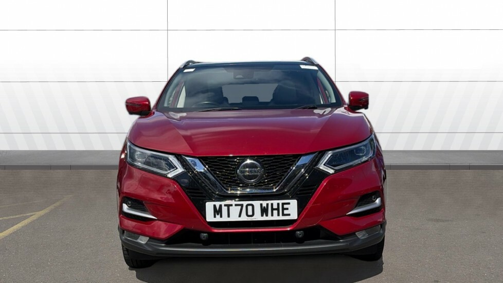 Nissan Qashqai Tekna Red #3