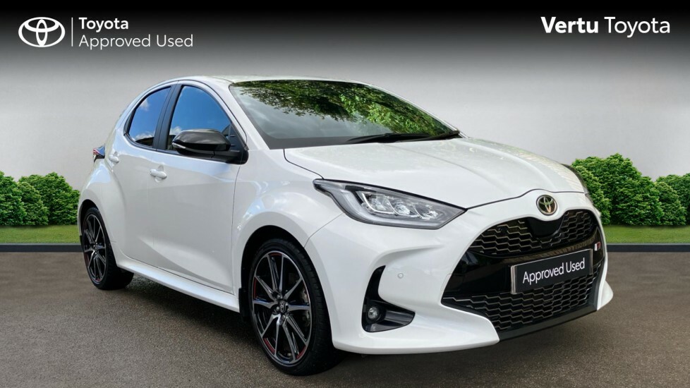 Toyota Yaris Gr Sport YP23HCL White
