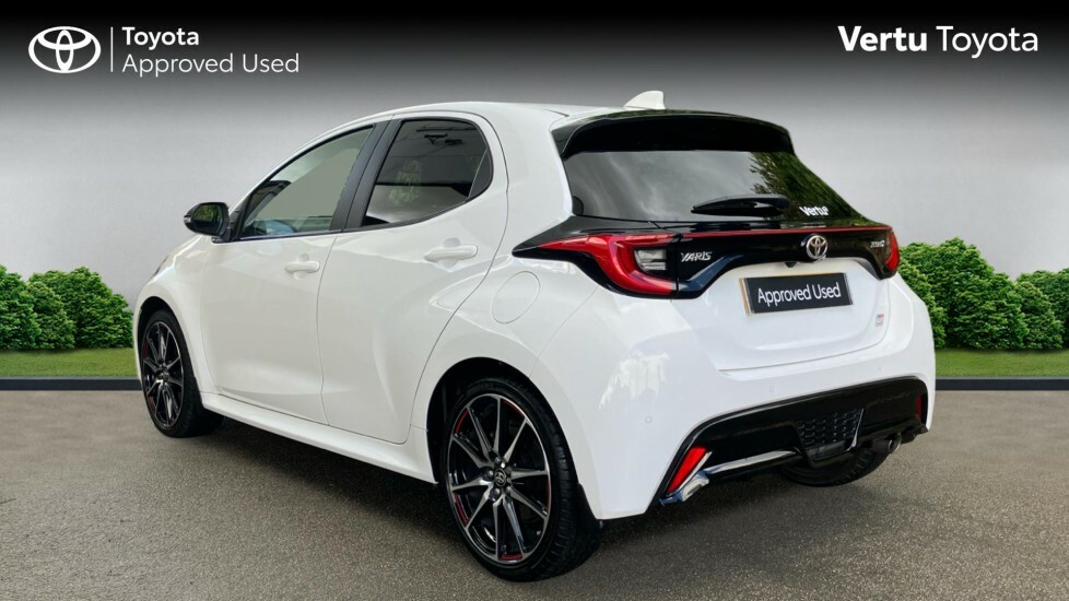 Toyota Yaris Gr Sport YP23HCL White #4