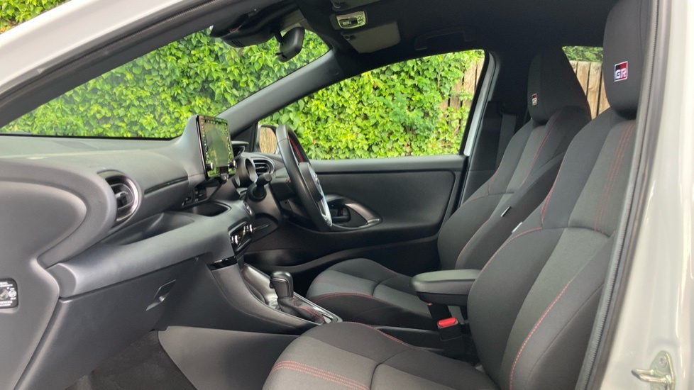 Toyota Yaris Gr Sport YP23HCL White #5